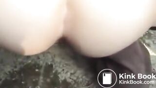 Sexy babe decides to poop outdoor