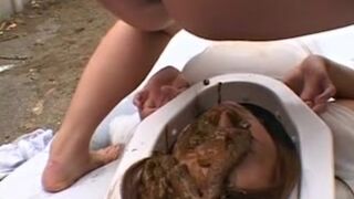 Toilet for girls - video 2