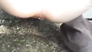 Sexy pooping - video 133