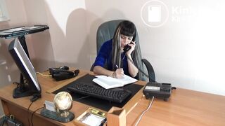 secretary makes use of a slave