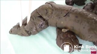 Cute Japanese girl shitting (HOT AS HELL)