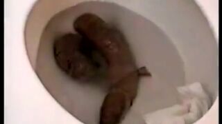 Sexy pooping - video 118