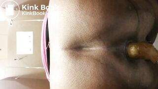 Big ebony ass shitting