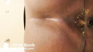 Big ebony ass shitting