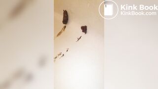 Pretty black bitch shits in tub and smears on her ass