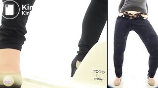 Japanese girls in toilet 8