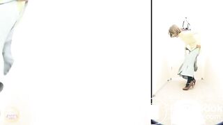 Japanese girls in toilet 8