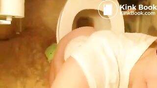 Multiple girls pooping - video 3