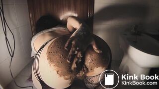 gorgeous Russian shitting - video 7