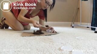 teeny pooping - video 2