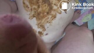 Guy smears shit over his cock and his chubby girlfriend