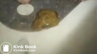 BBW TAKES A NICE SHIT