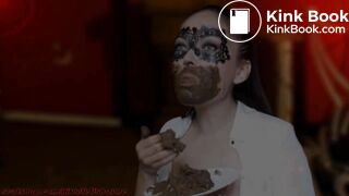 Scat swallowiing trance 3