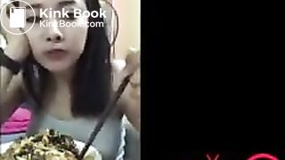 Thai Girl eat papaya salad and diarrhea