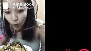 Thai Girl eat papaya salad and diarrhea