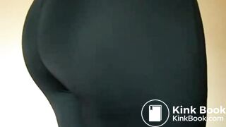 Girl poops her black lycra leggings