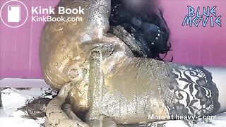 Shit in pussy lady scat / mierda en la concha