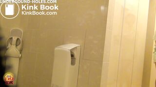 Asian_Gils toilet pooping