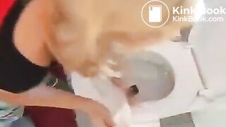 Beautiful girl takes a nice shit