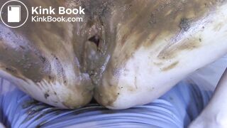 Pussy filled with shit and masturbate