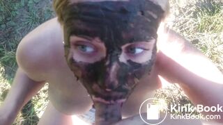 Hot female shit in publick