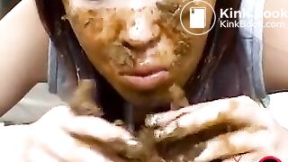 Japonesa comendo merda