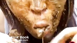 Japonesa comendo merda