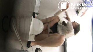 Korean girl pooping - video 16