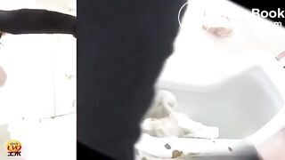 Japanese girls can't hold it longer 03