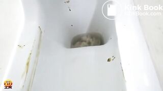 Japanese girls can't hold it longer 03