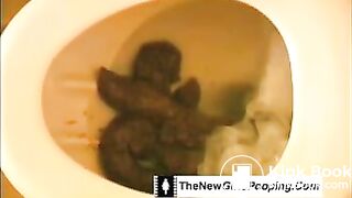 hot ladies pooping