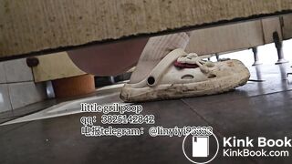 High-quality girls pooping in the toilet 10