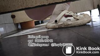 High-quality girls pooping in the toilet 10