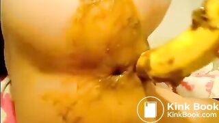 Scat girl playing with herself