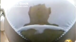 Pantypooping Woman - video 2