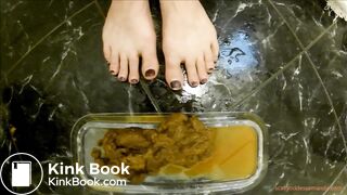 close-up shitting - video 2