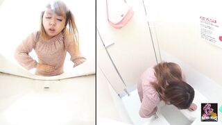 Japanese vomit in toilet - video 2
