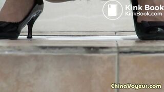 Chinese girl takes a thickest shit