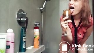 Petite girl shitting in the shower