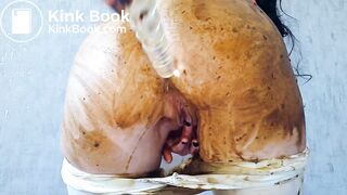 white-leggings-glass-toy-smearing/