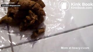 Squat and shit - video 4