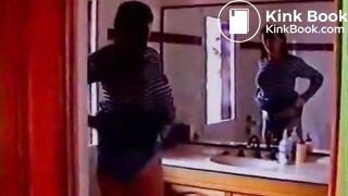 Girls Pooping - video 6