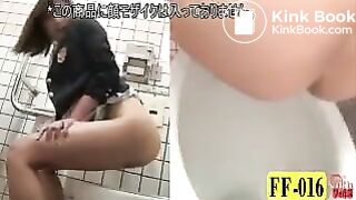 Japanese girls shitting - video 4