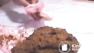 Cute asains dropping the duece