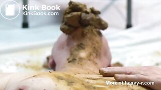 Sexy Girl pooping - video 15