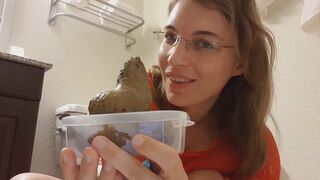 Big pile of shit in a lunch box