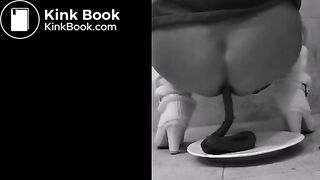 Sexy milf shitting and farting