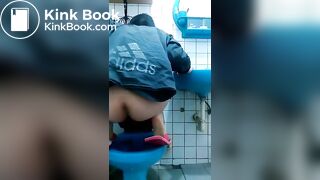 Thai girl make pooping video