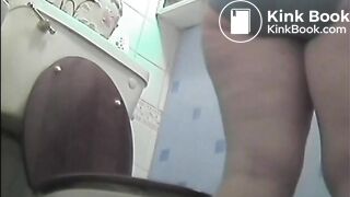 poop in toilet - video 7