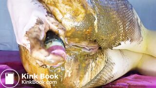 Fishnet pantyhose shitting and toying - video 2